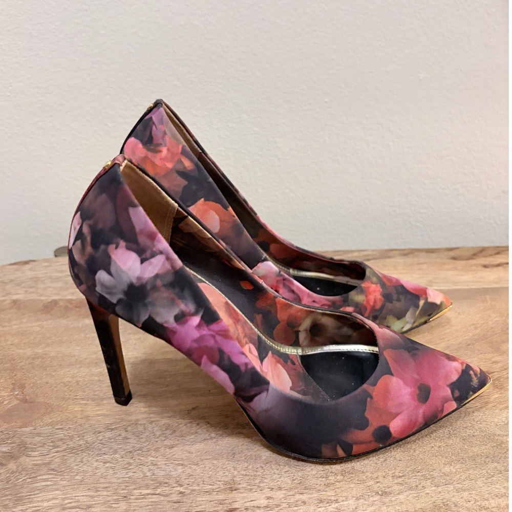 Ted Baker Floral Pointed Toe Stiletto Pumps Black Pink Gold Metal Cap Heels 38.5